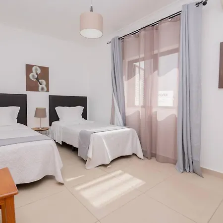 Avo Vitoria By Innkeeper Guia (Faro)